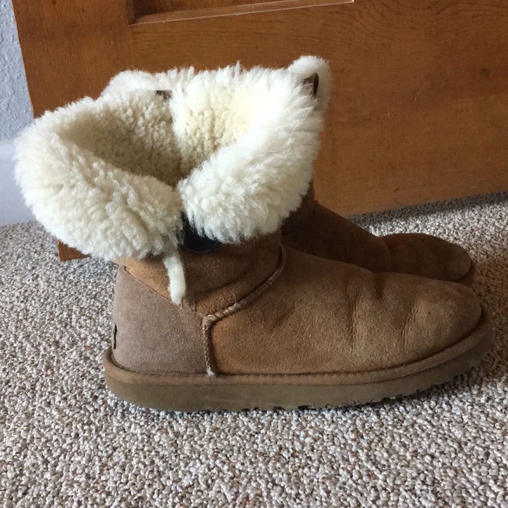 Ugg boots with button